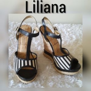 Liliana Wedge TStrap Sandal Blk/Wht Sz 7